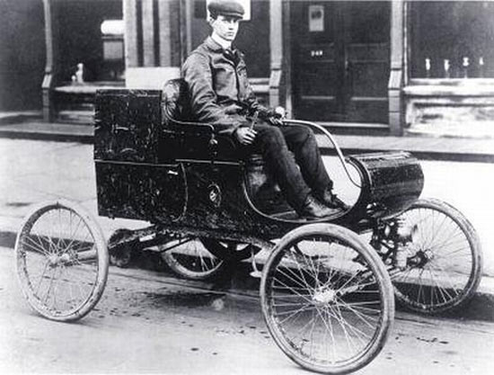 Primeiro carro produzido em massa, a partir de 1901, marcou despontar de uma poderosa indústria no mundo
