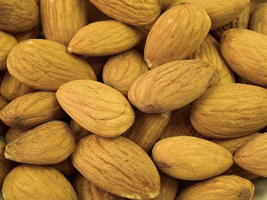 Amêndoas são o principal ingrediente de sopa fria para o verão