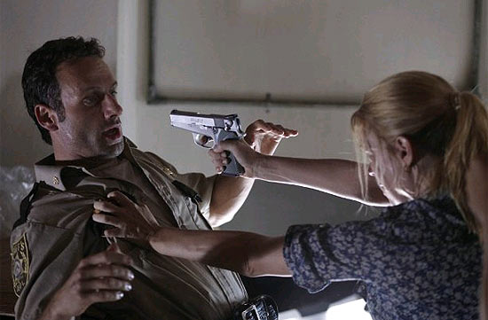 Sobreviventes de "The Walking Dead" precisam lidar com problemas entre si