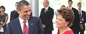 Obama ao lado da presidente Dilma (Jorge Arajo/Folhapress)