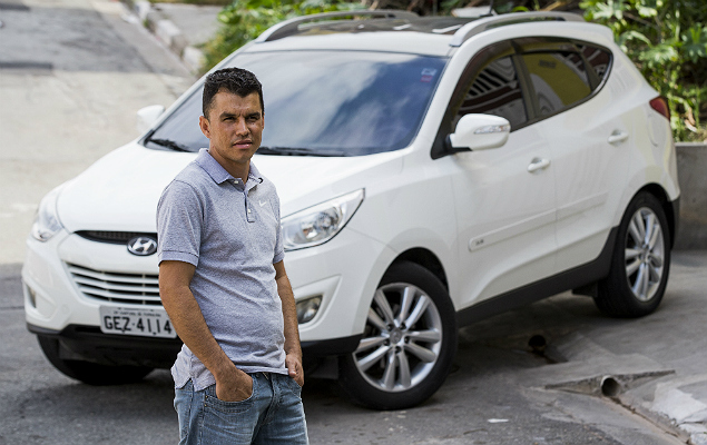 O comerciante Edilson Dantas com seu SUV Hyundai ix35, que passou pelo processo de vitrificao h dois meses