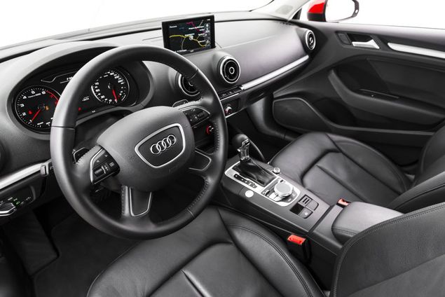 Painel do Audi A3, modelo sedan; cabines de carros da montadora passam por teste com especialistas em cheiros 