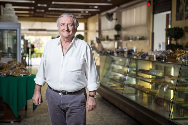 O italiano Francesco Paolo Lo Schiavo, 67, um dos donos da confeitaria Di Cunto, na Mooca
