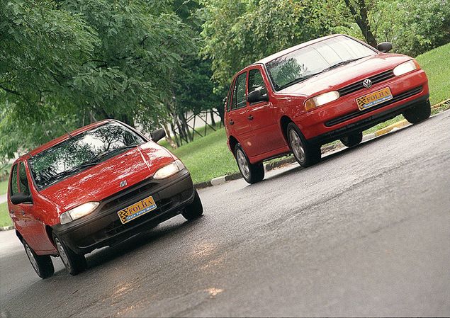 Fiat Palio e Volkswagen Gol 1998 em suas verses movidas a lcool