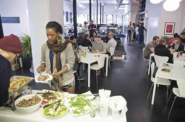 Agradar os empregados recompensa a longo prazo, dizem empresas de tecnologia; almoço na Squarespace, em Nova York