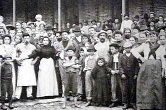 Imigrantes chegam a São Paulo no começo do século 20. Hoje, os principais fluxos de imigrantes vêm da Ásia e da América do Sul