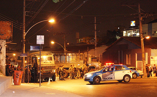 Traficante tentam invadir Complexo do Alemão, polícia fecha acessos
