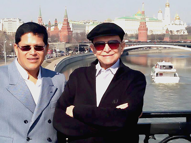 O ex-senador boliviano Andrés Guzmán e o empresário Olacyr de Moraes, em Moscou, postada no FB em outubro de 2013
