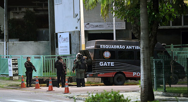 Carro-bomba é encontrado perto da Assembleia do Ceará - 05/04/2016 ...