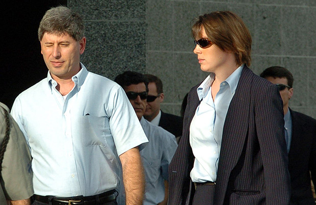 O piloto norte-americano Joe Lepore chega  sede da Polcia Federal para depor, em So Paulo, em 2006
