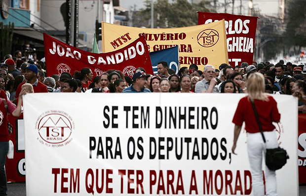 MTST faz manifestação em Pinheiros. Está é uma das 7 ações do grupo hoje