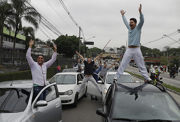 Motoristas de apps protestam contra regulação da Prefeitura de SP que restringe atividade na cidade