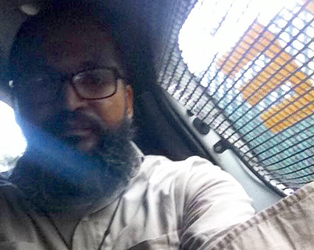 Frei Agostino faz selfie de dentro de camburão da GCM após ser detido na cracolândia
