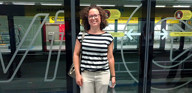 Elisa Matos, 33, na estação Higienópolis-Mackenzie da linha 4 do metrô.