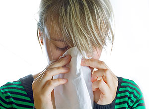 Cientistas australianos contestam a ideia de tomar muito líquido para ajudar a combater o resfriado
