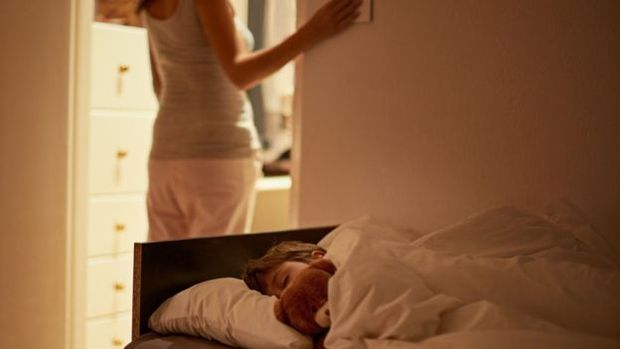 Dormir pouco ou mal é um dos fatores que levariam a doenças graves como câncer e ataques cardíacos