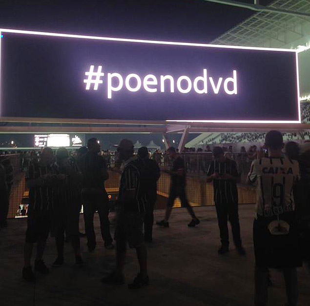 Corinthians não pediu demissão por mensagem 'põe no DVD', diz diretor - 18/06/2015 - Esporte - Folha de S.Paulo