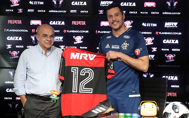 Julio Cesar é apresentado com a camisa 12 no Flamengo