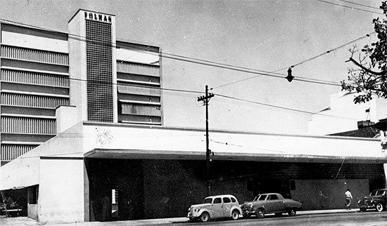 Prédio na Barão de Limeira, atual sede do jornal, após mudança, em 1953, das "Folhas" para o local