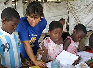 Margarida Botelho na África, com refugiados