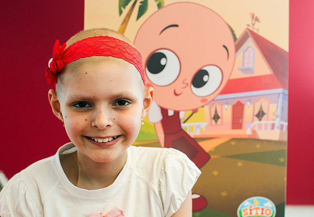 Campanha contra o câncer infantil deixa personagens de desenho carecas