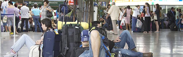 Ônibus atrasaram no Terminal Rodoviário Tietê, em São Paulo, devido a alagamentos