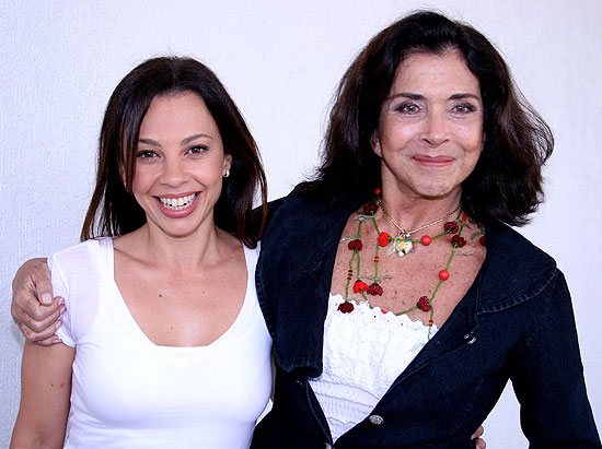 Carla Marins e Betty Faria estão no elenco de "Uma Rosa com Amor", que estreia hoje no SBT