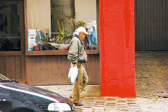 Folha de S.Paulo - Livraria da Folha - Monte sua estante com obras ...