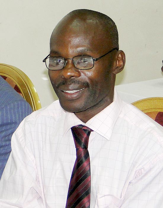 David Kato, em foto não datada, foi morto a marteladas na Uganda; polícia não confirma relação com ativismo