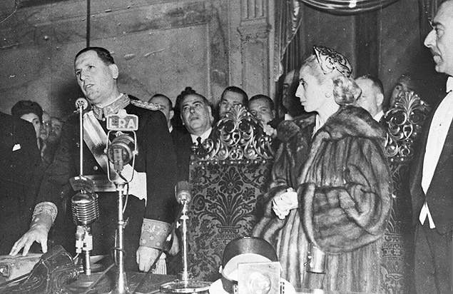 No Congresso, bastante magra, Evita assiste  posse de Pern para seu segundo mandato, em 4 de junho de 1952