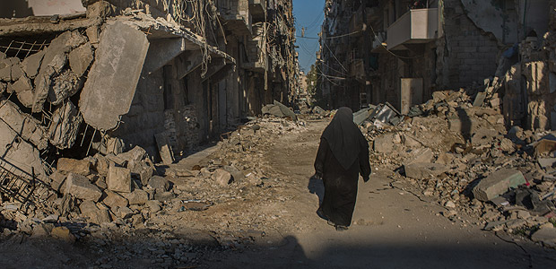 Moradores da parte Leste de Aleppo estao voltando para suas casas semi-destruidas, tentando retomar a vida que tinham antes da guerra. Foto: Yan Boechat/Folhapress ***EXCLUSIVO FOLHA*** ***DIREITOS RESERVADOS. NÃO PUBLICAR SEM AUTORIZAÇÃO DO DETENTOR DOS DIREITOS AUTORAIS E DE IMAGEM***