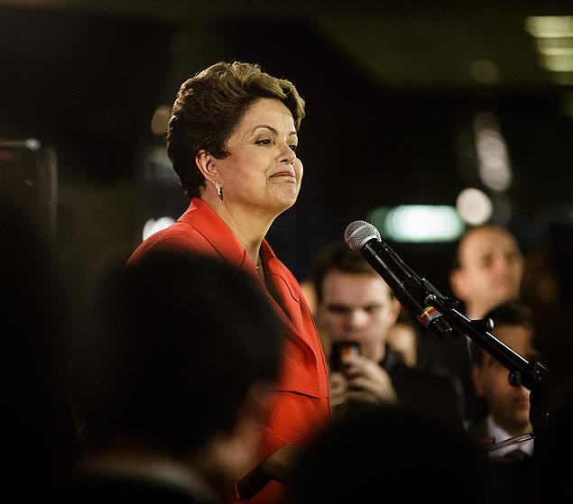 A presidente Dilma durante entrevista após debate do 2º turno promovido pela TV Globo