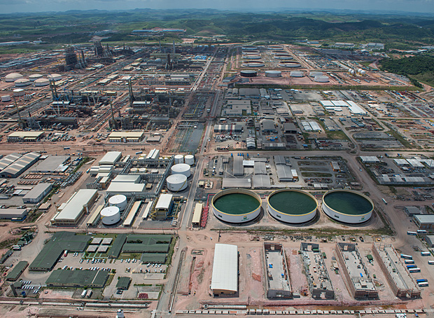Vista aérea da refinaria Abreu e Lima, em Pernambuco