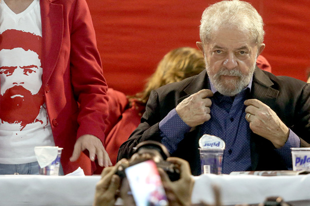 Dizendo-se 'massacrado', Lula disse que, 'quem sabe um dia' eu mando prender eles por mentir