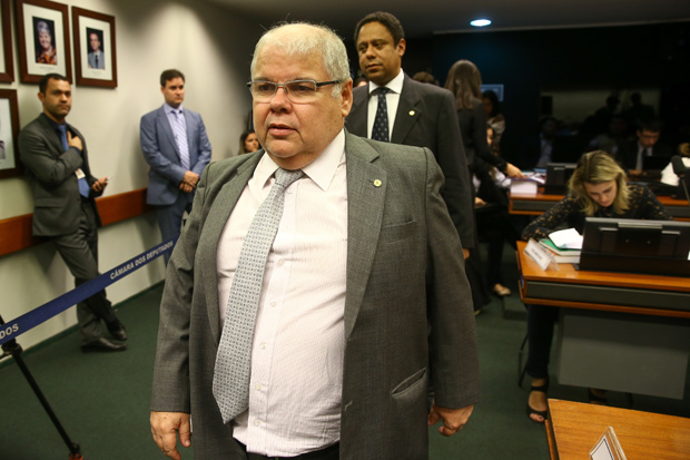 O deputado Lúcio Vieira Lima, irmão de Geddel, cujo assessor demonstrou interesse em delatar