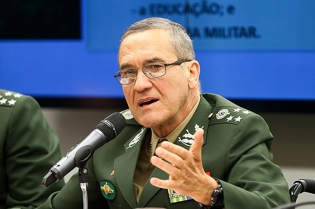 O comandante do Exército, general Eduardo Dias da Costa Villas Boas, em reunião das Forças Armadas