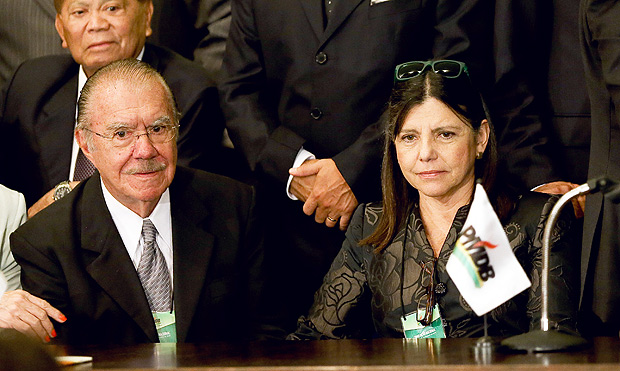 José Sarney e a filha, Roseana, que deve disputar o governo do Maranhão, em momento difícil para o clã 