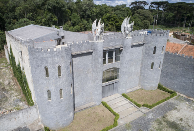 Fachada da sede do Soberano Santuário, sediada na cidade de Campo Largo, na região metropolitana de Curitiba (PR), que imita um castelo medieval