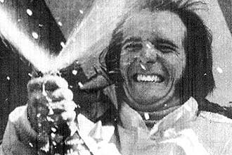 Automobilismo: o piloto merson Fittipaldi comemora vitria no campeonato de 1972