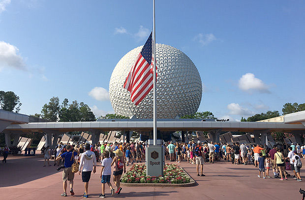 Resultado de imagem para turistas em Orlando