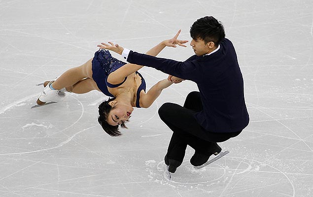 Competidores da China no Campeonato dos Quatro Continentes de patinação no gelo, na Coreia do Sul 