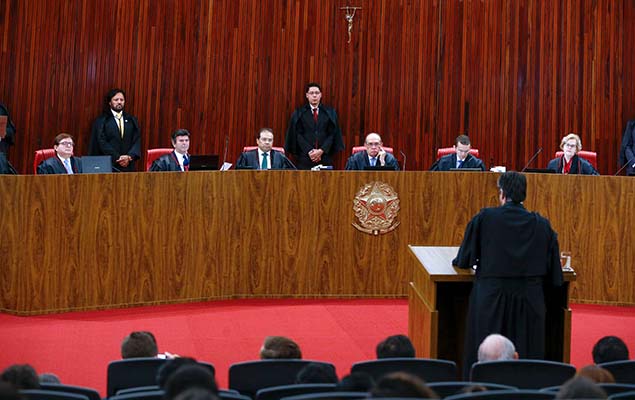 TSE julga o pedido de impugnação da chapa Dilma-Temer, em ação proposta pelo PSDB, em Brasília (DF), nesta terça-feira