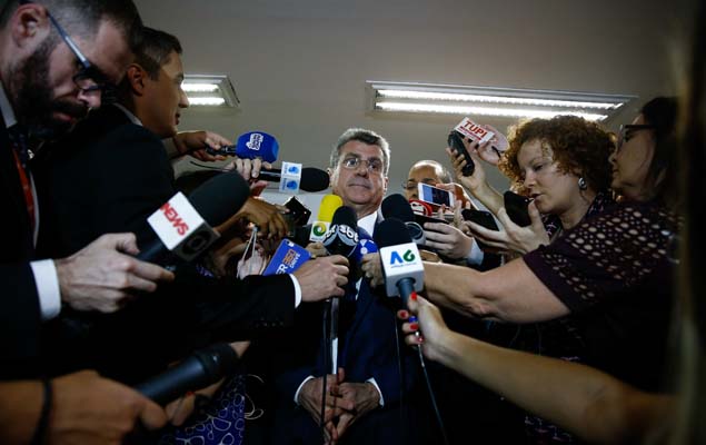 O senador Romero Jucá anuncia adiamento da Reforma da Previdência