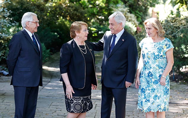 Sebastián Piñera, que venceu as eleições de 2017 no Chile, se reúne com a presidente Michelle Bachelet em Santiago