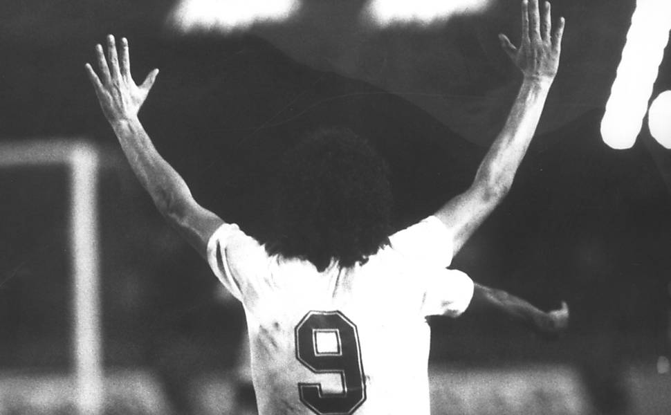 Casagrande, jogador do Corinthians, com a camiseta número 9