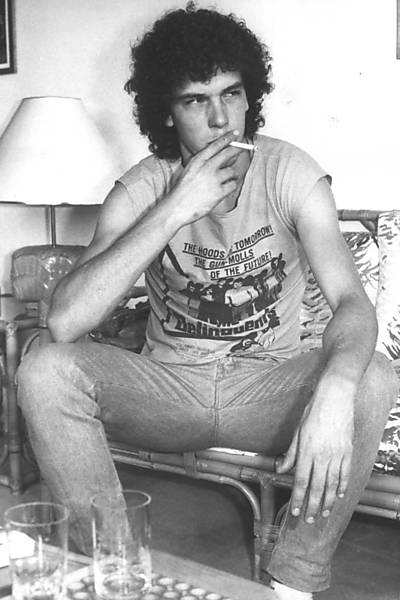 Casagrande, jogador do Corinthians, posa para foto com cigarro