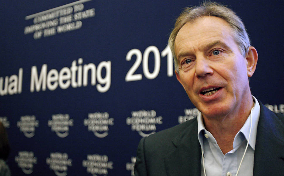 Tony Blair modera uma sessão no Fórum Econômico Mundial