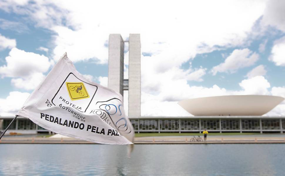 Ciclistas protestam em Brasília