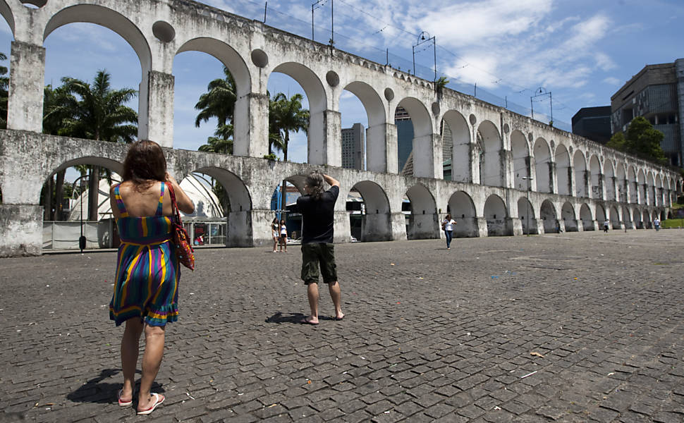 Antes da restauração, arcos da Lapa tinham pichações e manchas