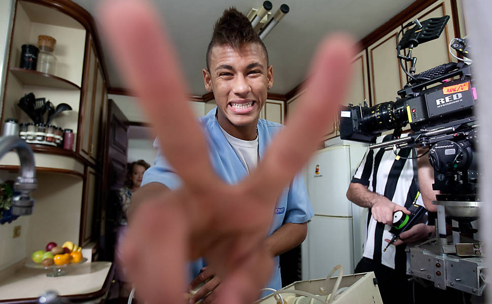 Neymar durante gravação de série da HBO